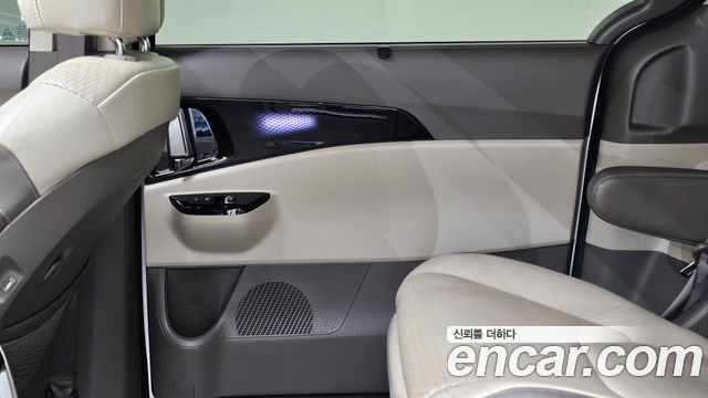 Kia Carnival (IV) Gasoline 7-Seater Signature 2023 — фото 25