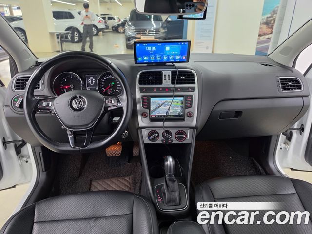 Volkswagen Polo 1.4 TDI R-Line 5th 2015 — фото 7
