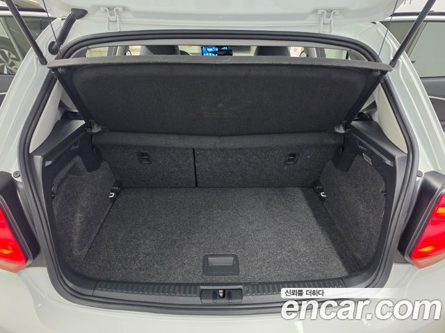 Volkswagen Polo 1.4 TDI R-Line 5th 2015 — фото 19