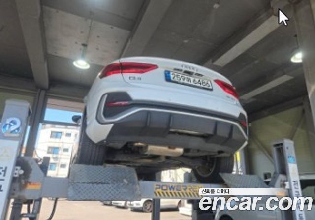Audi Q3 (F3) 35 TDI Premium Sportback 2022 — фото 2