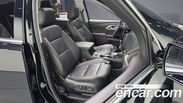 Chevrolet Traverse 3.6 AWD LT Leather Premium 2020 — фото 11