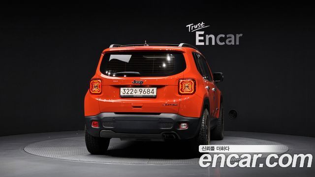 Jeep Renegade 2.4 Limited 2020 — фото 4