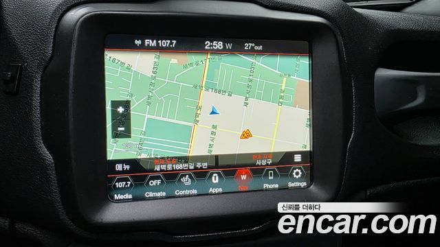 Jeep Renegade 2.4 Limited 2020 — фото 15