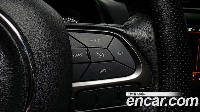 Jeep Renegade 2.4 Limited 2020 — фото 18