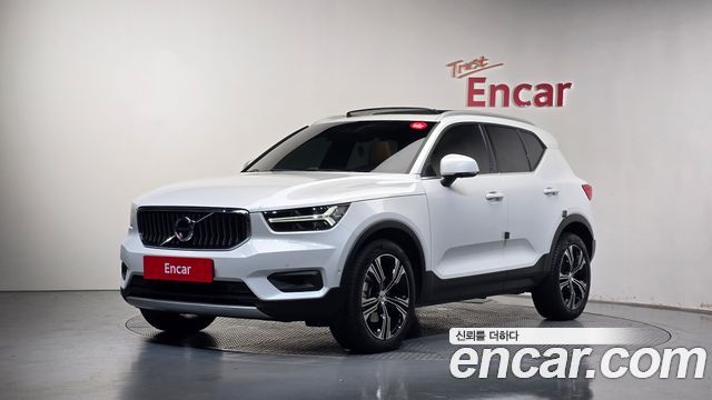 Volvo XC40 B4 Inscription 2021 — фото 1