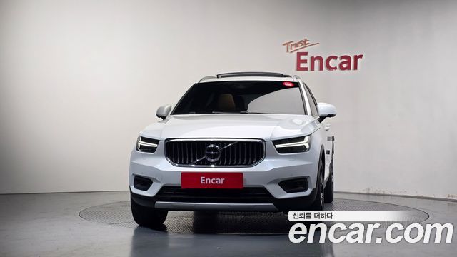 Volvo XC40 B4 Inscription 2021 — фото 3