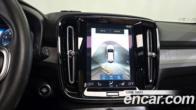Volvo XC40 B4 Inscription 2021 — фото 14