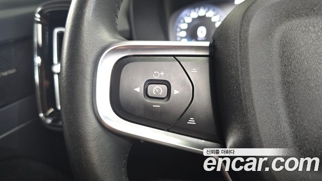 Volvo XC40 B4 Inscription 2021 — фото 16