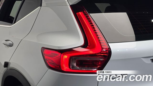Volvo XC40 B4 Inscription 2021 — фото 23
