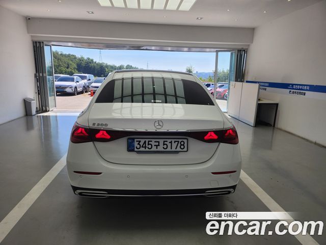Mercedes-Benz E-Class (W214) E200 Avantgarde 2024 — фото 4