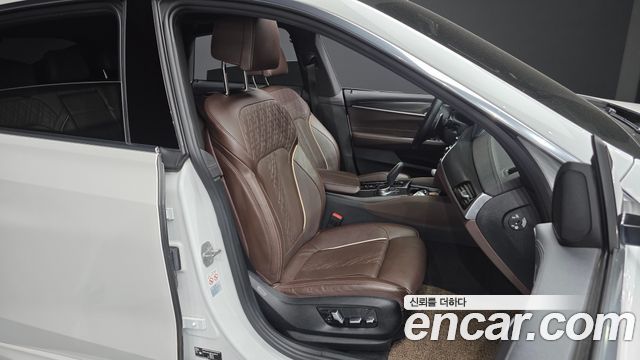 BMW 6 Series GT (G32) 620d xDrive M Sport 2023 — фото 11