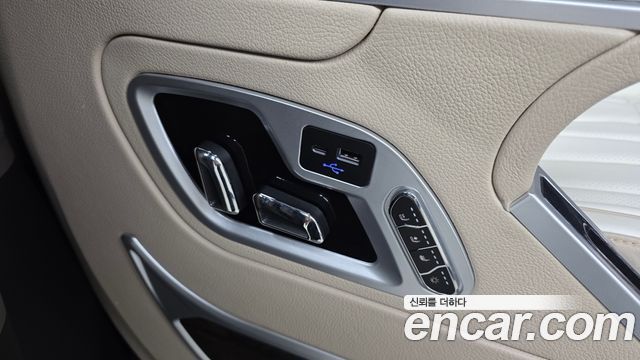 Kia Carnival (IV) HEV 9-Seater Hi-Limousine (Special vehicle) 2025 — фото 28