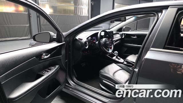 Kia K3 (II) 1.6 Prestige 2023 — фото 10