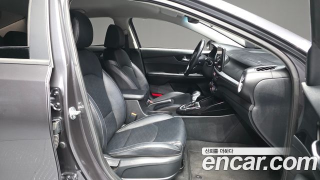 Kia K3 (II) 1.6 Prestige 2023 — фото 15