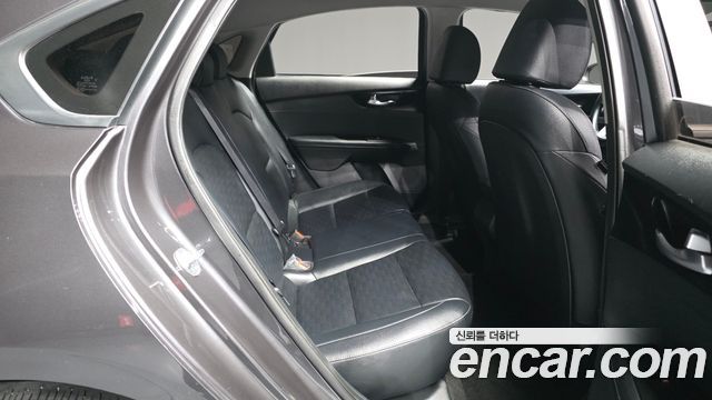 Kia K3 (II) 1.6 Prestige 2023 — фото 16
