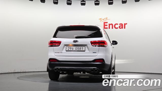 Kia Sorento Diesel 2.0 2WD Noblesse Special 2016 — фото 4