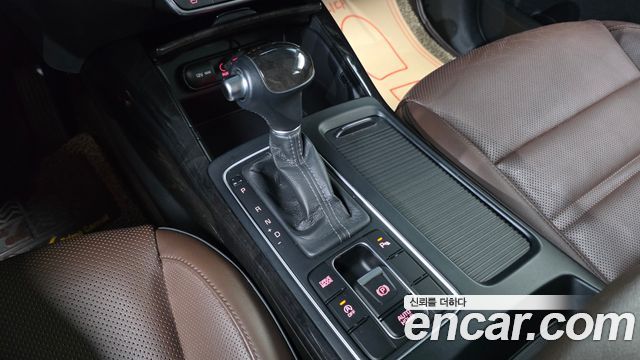 Kia Sorento Diesel 2.0 2WD Noblesse Special 2016 — фото 9