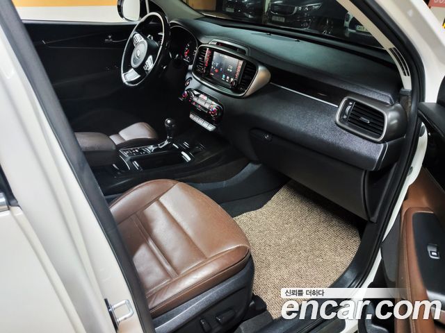 Kia Sorento Diesel 2.0 2WD Noblesse Special 2016 — фото 18