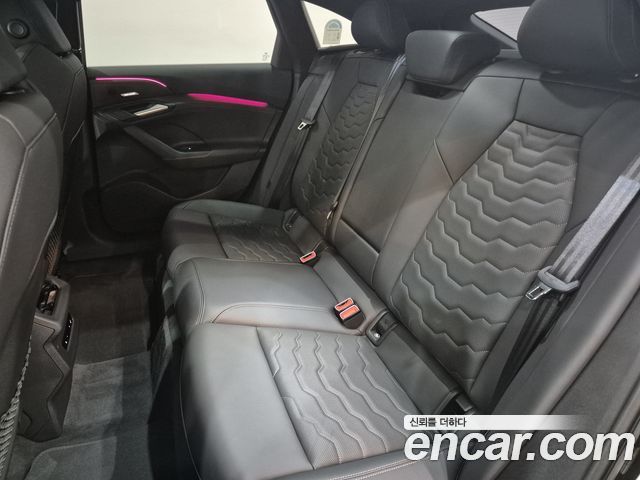 Audi A6 e-tron Performance S line 2025 — фото 15