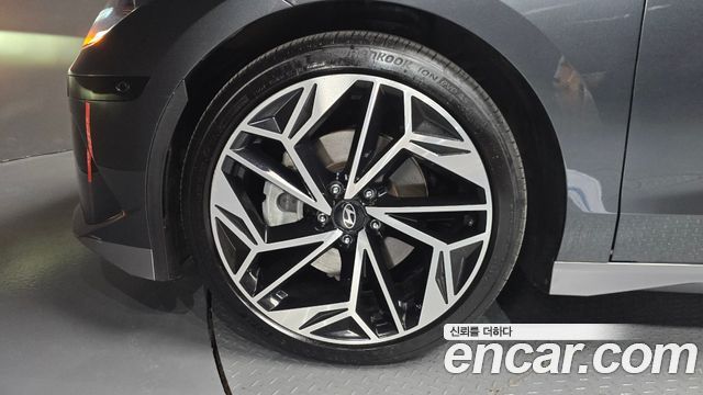 Hyundai Ioniq 6 Long Range Exclusive + 2023 — фото 5