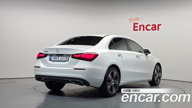 Mercedes-Benz A-Class (W177) A220 Sedan 2025 — фото 2