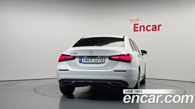 Mercedes-Benz A-Class (W177) A220 Sedan 2025 — фото 4