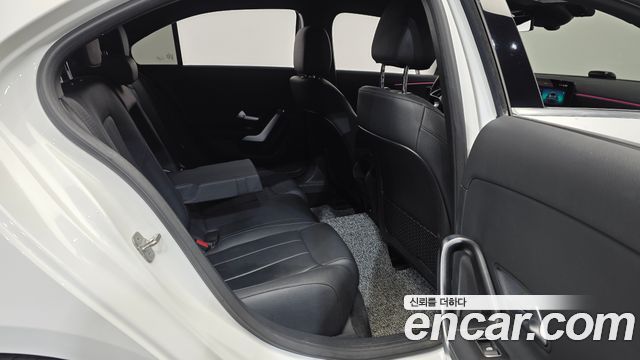 Mercedes-Benz A-Class (W177) A220 Sedan 2025 — фото 12