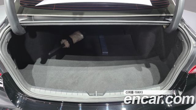 Kia K5 (III) 2.0 Signature 2023 — фото 17