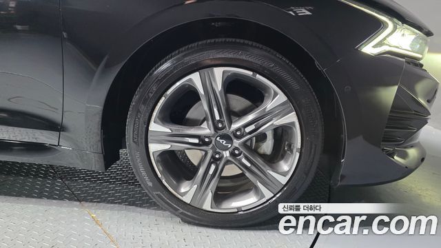 Kia K5 (III) 2.0 Signature 2023 — фото 21