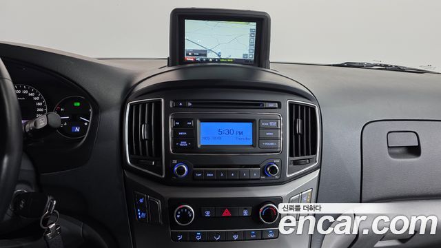 Hyundai Grand Starex Camping car 2019 — фото 14