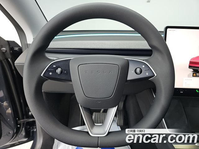 Tesla Model Y Long Range AWD 2025 — фото 10