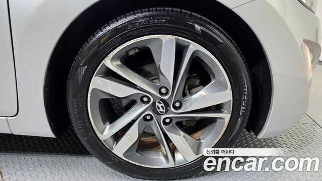 Hyundai Avante 1.6 GDi Premium Standard 2015 — фото 5