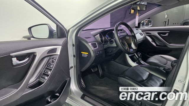 Hyundai Avante 1.6 GDi Premium Standard 2015 — фото 10