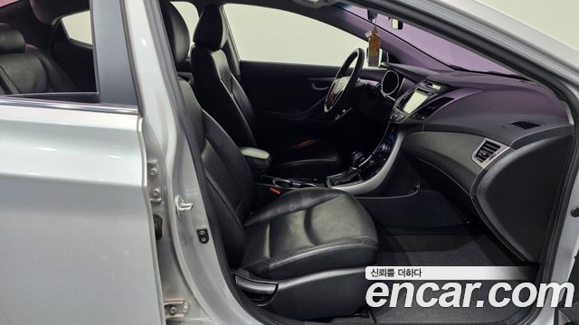 Hyundai Avante 1.6 GDi Premium Standard 2015 — фото 15
