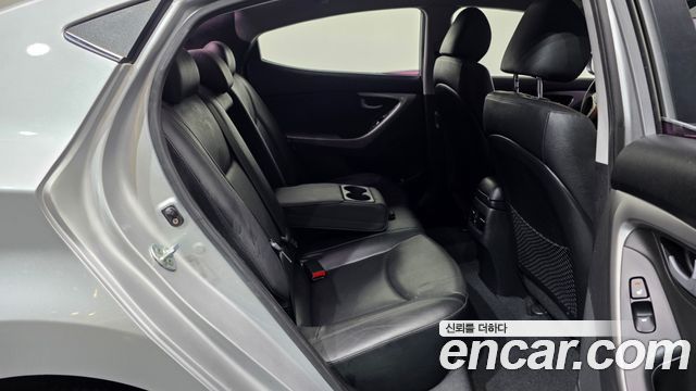 Hyundai Avante 1.6 GDi Premium Standard 2015 — фото 16