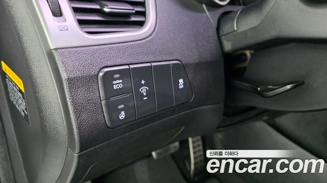 Hyundai Avante 1.6 GDi Premium Standard 2015 — фото 21