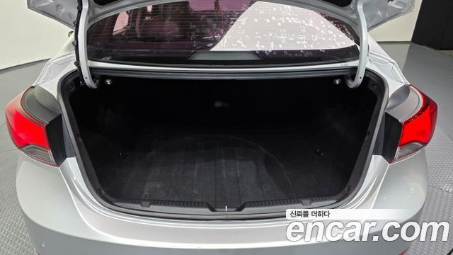 Hyundai Avante 1.6 GDi Premium Standard 2015 — фото 24