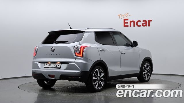 KG Mobility (SsangYong) Tivoli LX 2WD HI-DLX 2015 — фото 2