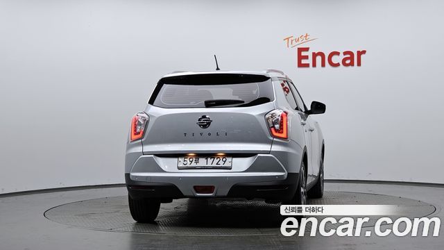 KG Mobility (SsangYong) Tivoli LX 2WD HI-DLX 2015 — фото 4