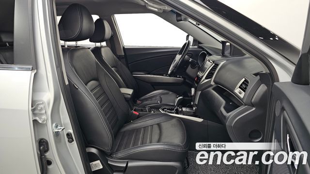 KG Mobility (SsangYong) Tivoli LX 2WD HI-DLX 2015 — фото 11
