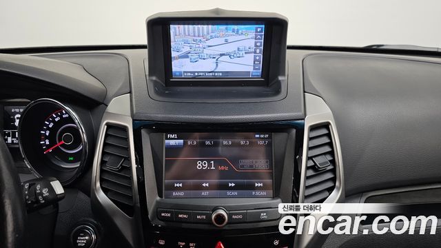 KG Mobility (SsangYong) Tivoli LX 2WD HI-DLX 2015 — фото 14