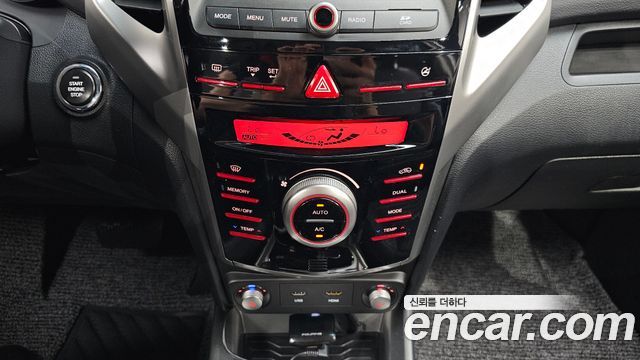 KG Mobility (SsangYong) Tivoli LX 2WD HI-DLX 2015 — фото 16