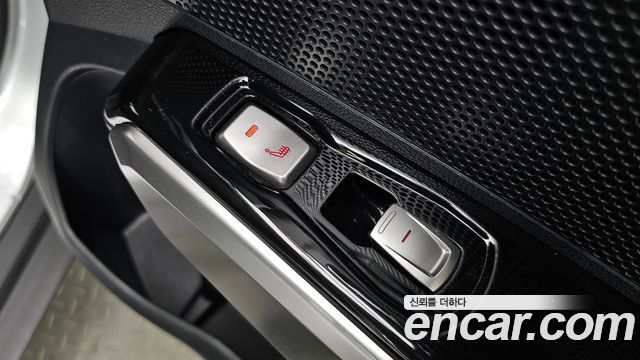 KG Mobility (SsangYong) Tivoli LX 2WD HI-DLX 2015 — фото 19