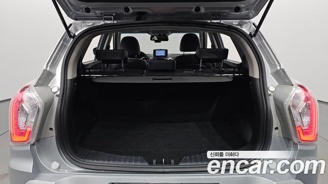 KG Mobility (SsangYong) Tivoli LX 2WD HI-DLX 2015 — фото 20