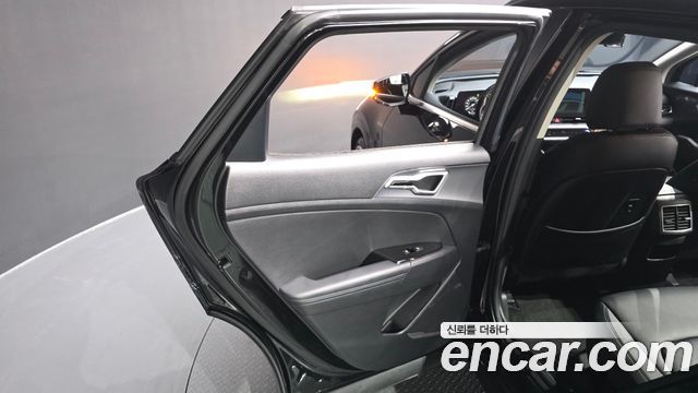 Kia Sportage (V) Gasoline 1.6 Turbo 4WD Nobleless 2023 — фото 25