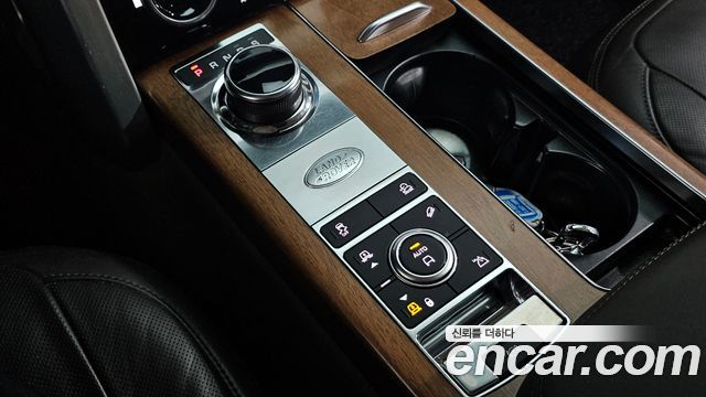 Land Rover Range Rover (IV) 4.4 SDV8 AB LWB DIESEL 2019 — фото 9