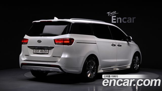 Kia Carnival 9-Seater Noblesse Special 2018 — фото 2
