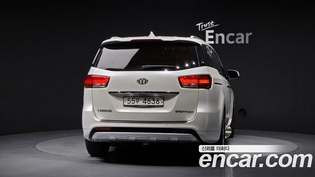 Kia Carnival 9-Seater Noblesse Special 2018 — фото 4