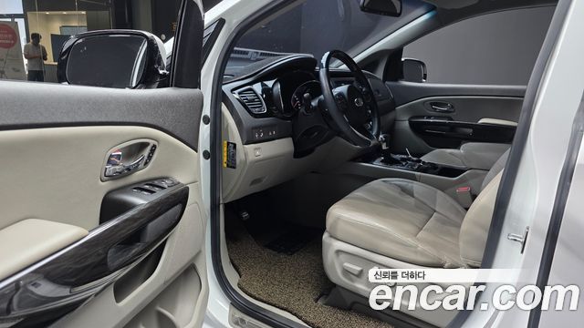 Kia Carnival 9-Seater Noblesse Special 2018 — фото 10