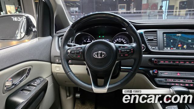 Kia Carnival 9-Seater Noblesse Special 2018 — фото 14